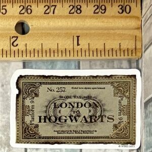 🌀10/$10🌀 Harry Potter Hogwarts Reusable Waterproof Vinyl Sticker Decal